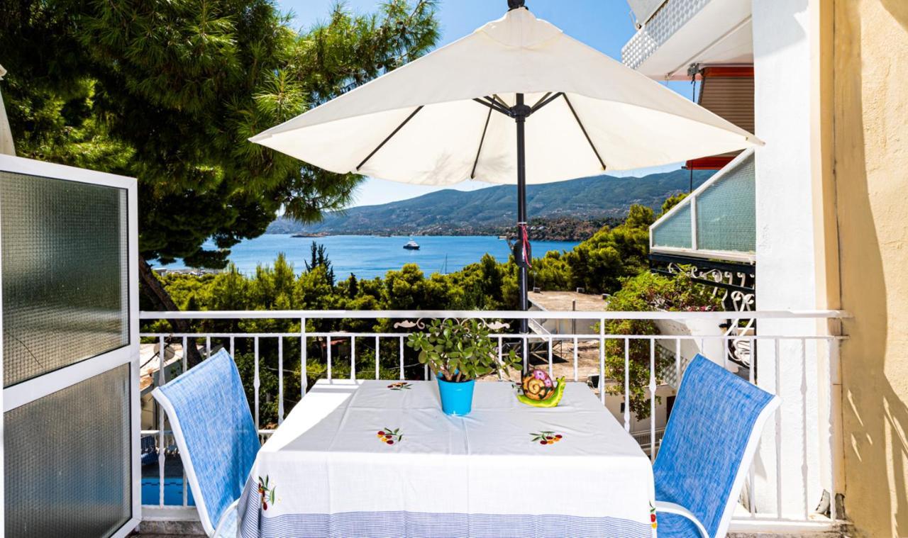 Lions Apartments Poros Town 外观 照片