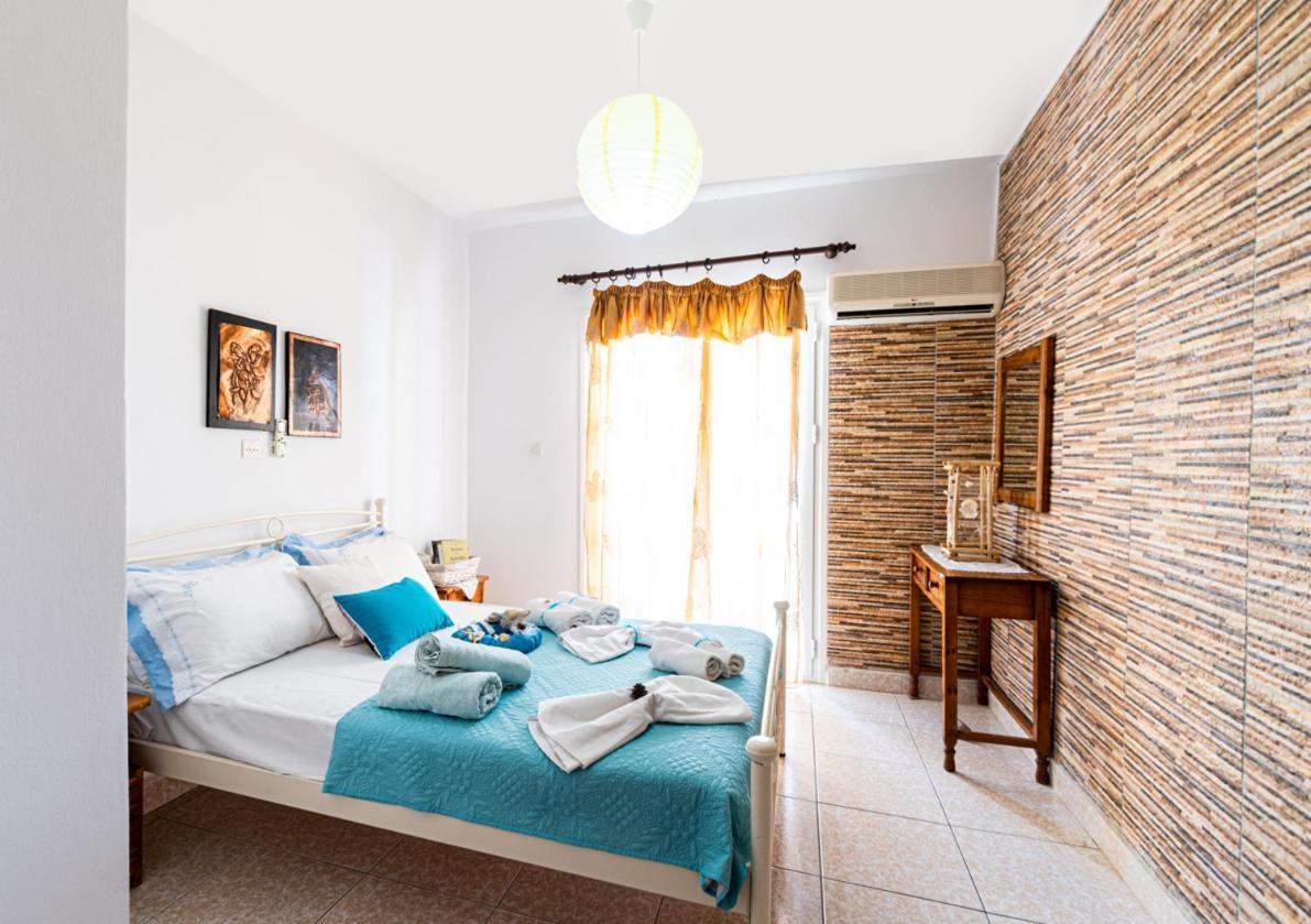 Lions Apartments Poros Town 外观 照片
