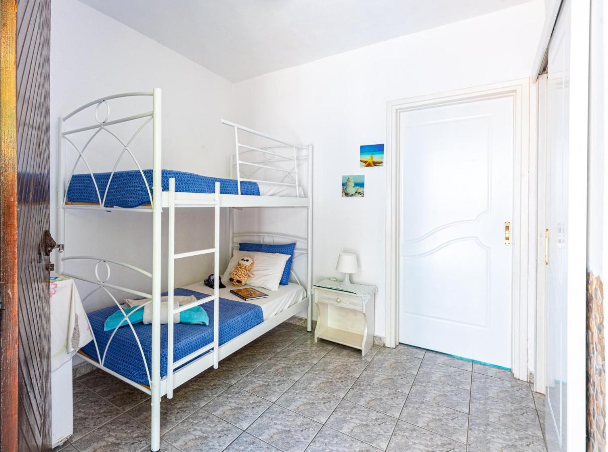 Lions Apartments Poros Town 外观 照片