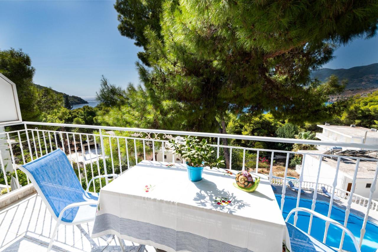 Lions Apartments Poros Town 外观 照片