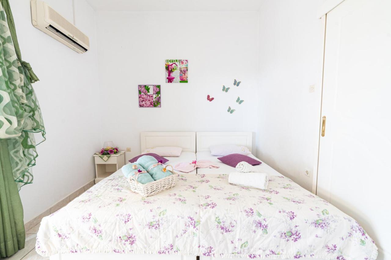 Lions Apartments Poros Town 外观 照片