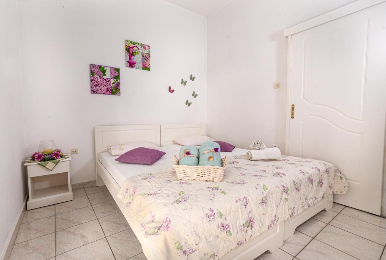 Lions Apartments Poros Town 外观 照片