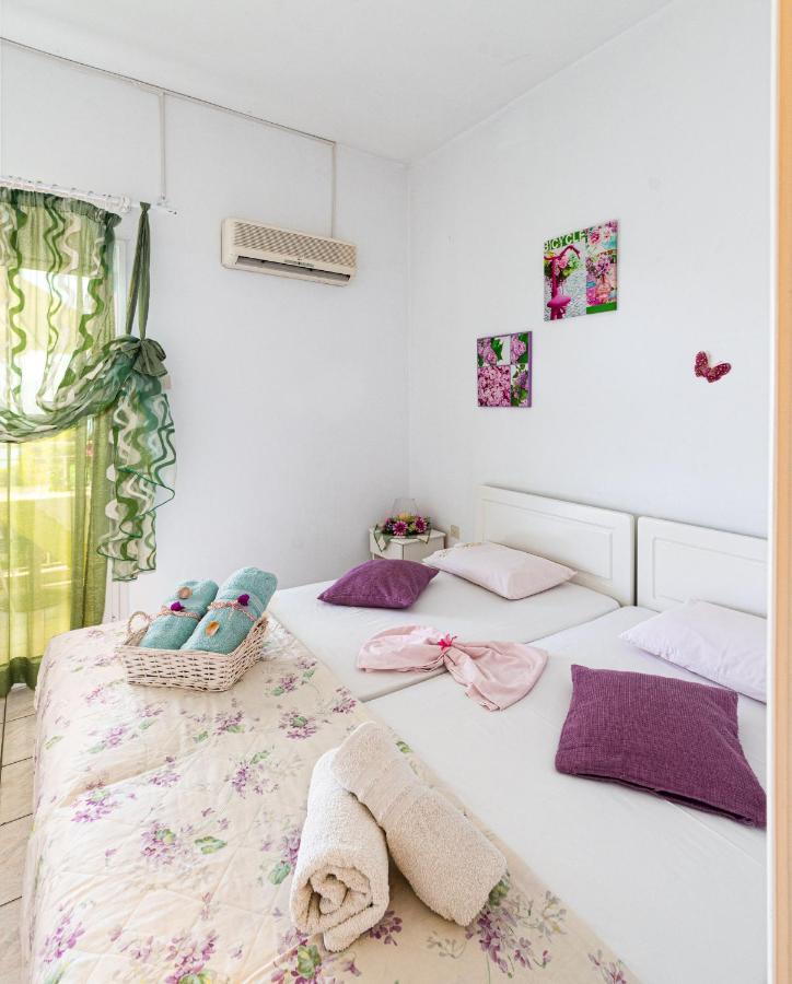 Lions Apartments Poros Town 外观 照片